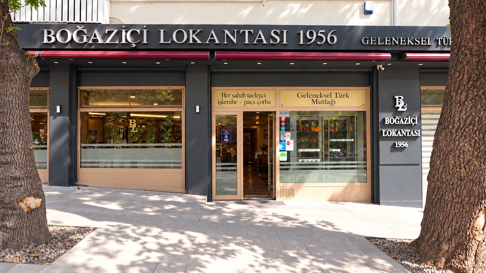 Denizciler Caddesi’ndeki lokantamızın girişi